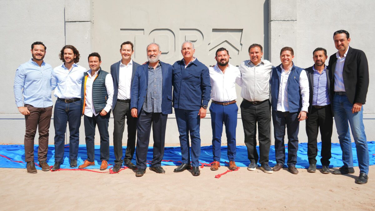 Fue colocada la primera piedra del Top Park Laguna, parque industrial especializado ubicado al norte de Torreón.