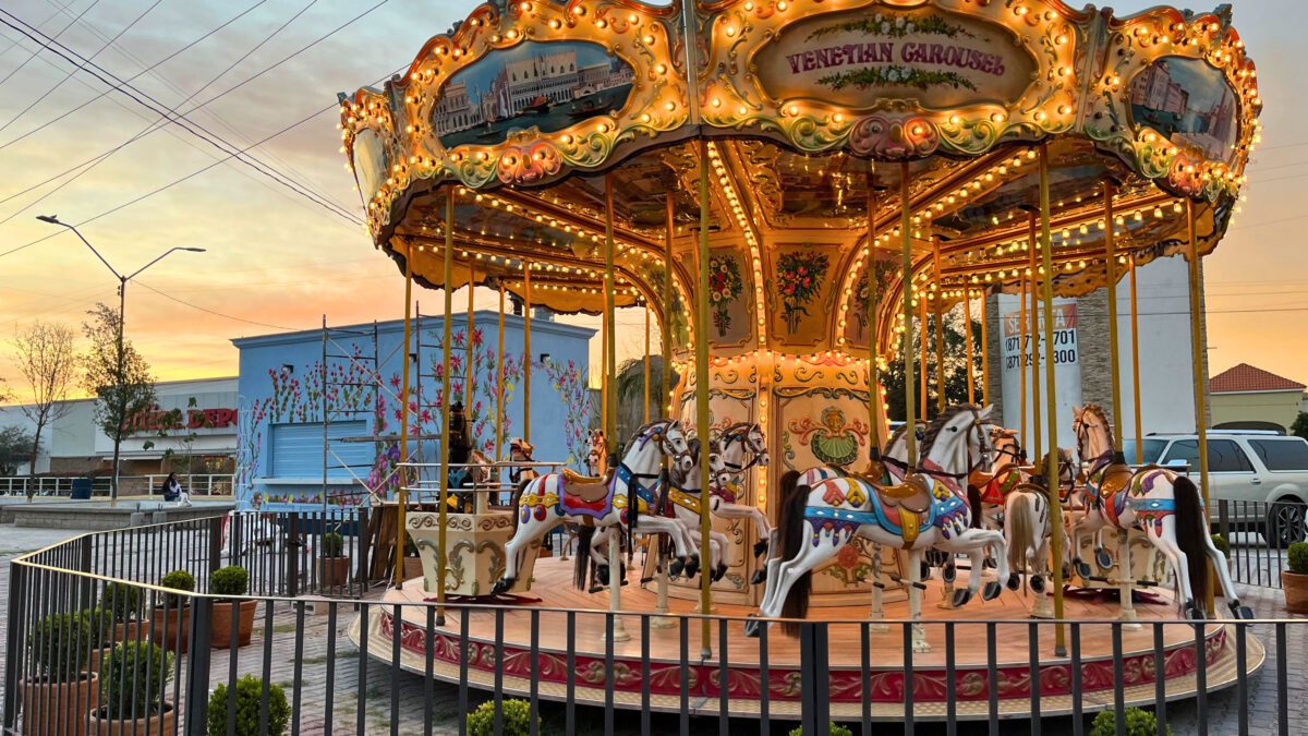 Falta poco para la inauguración del carrusel y la remodelación en la Plaza Amor de Gómez Palacio, la cual se tiene confirmada para el próximo jueves 7 de marzo.