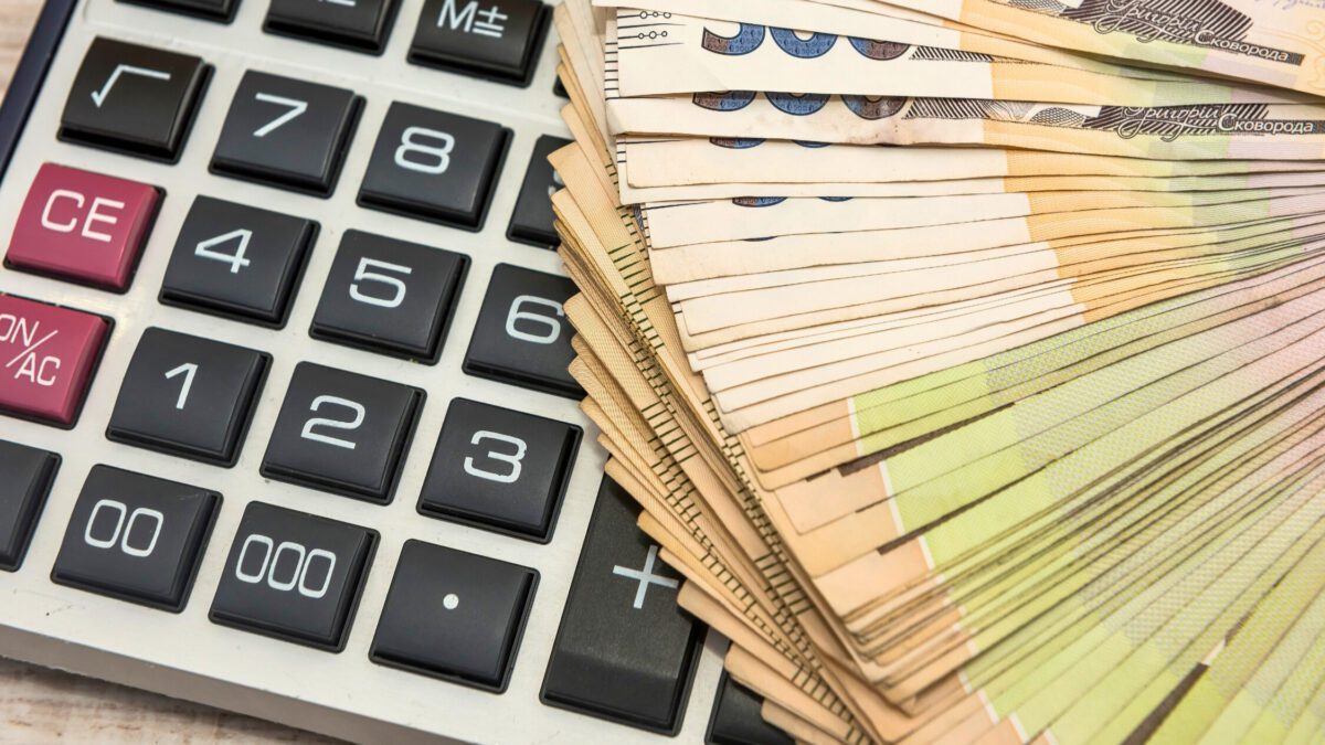 Con la declaración anual 2024 alcanzando sus fechas límites en México, surgen diversas dudas, siendo la más común: ¿cuáles son los gastos deducibles?