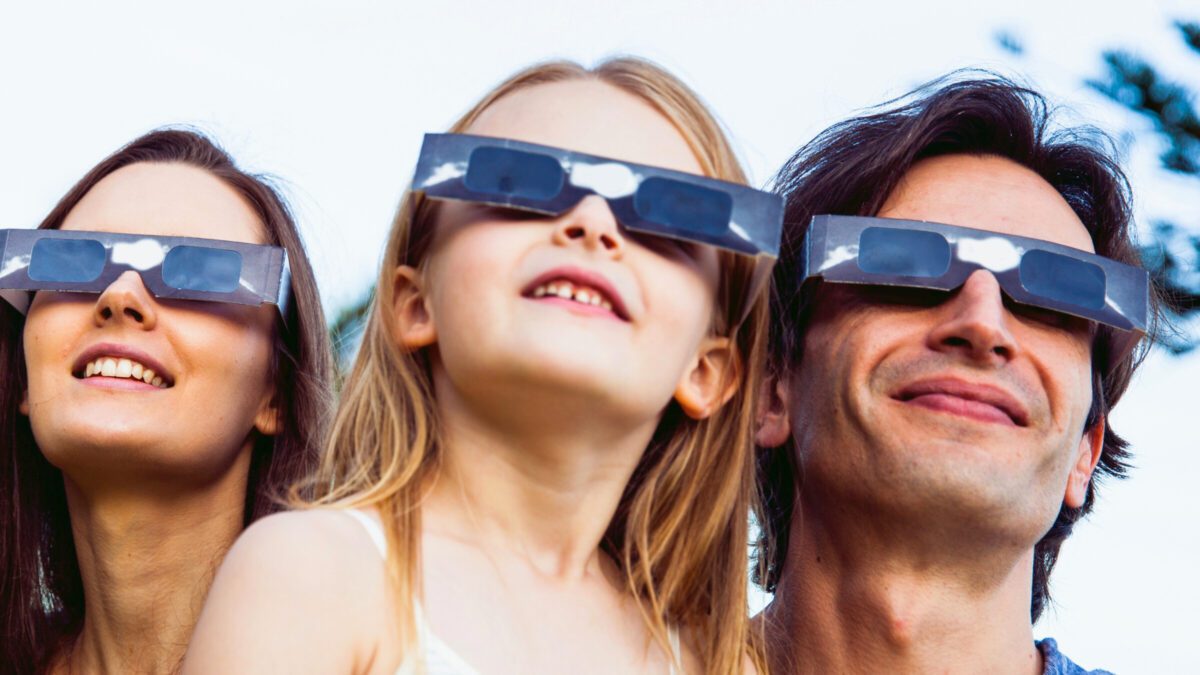 Habrá una suspensión de clases por el eclipse solar 2024, en algunos estados de México.