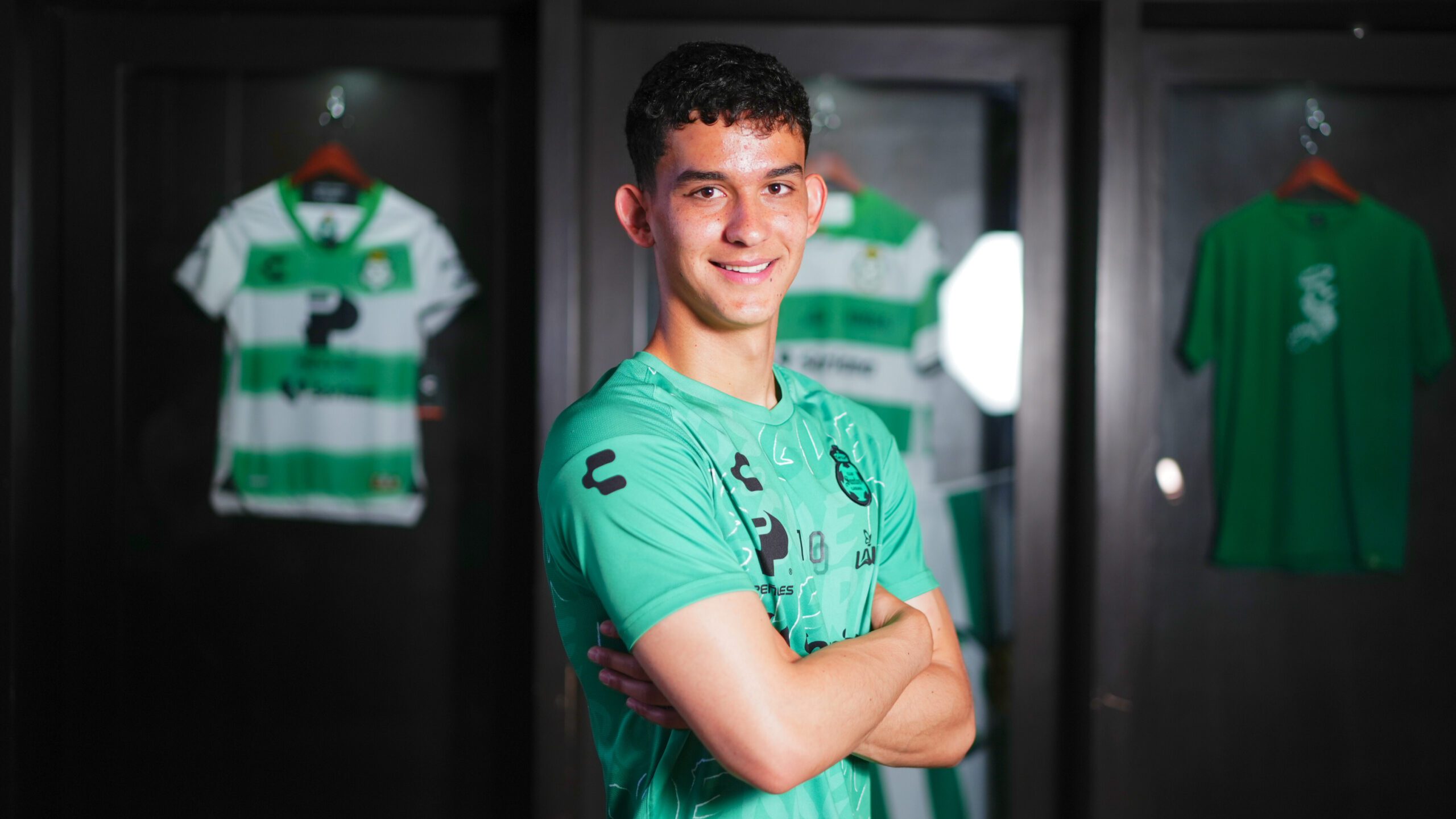 Chava Mariscal lleva el futbol en su ADN. Su familia encontró su pasión en este deporte y lo impulsó desde que era pequeño