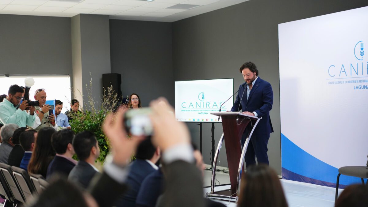 Eduardo Nieto es presidente de Canirac Laguna para un nuevo periodo. Su toma de protesta se realizó este viernes 26 de abril.