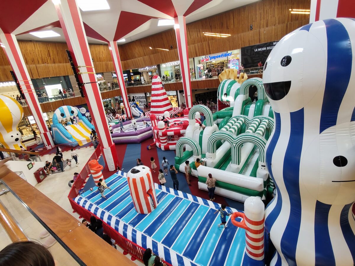 Parques para niños Guadalajara 2024 brincolines inflables en Plaza Patria