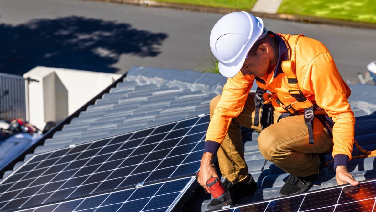 CFE lanzó una iniciativa que ofrece paneles solares gratis a los ciudadanos mexicanos.