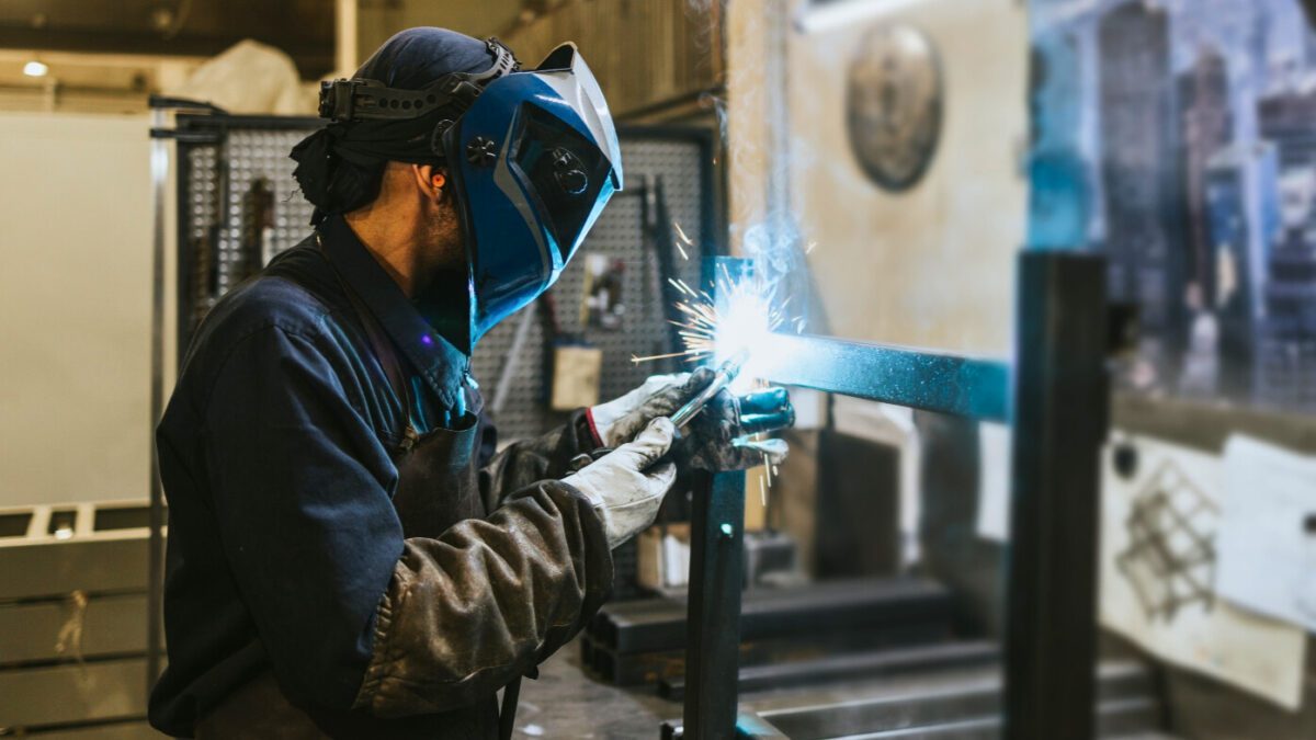 Un alto nivel de endeudamiento así como ansiedad, angustia, depresión o adicciones, son problemáticas que aquejan a trabajadores en Torreón.