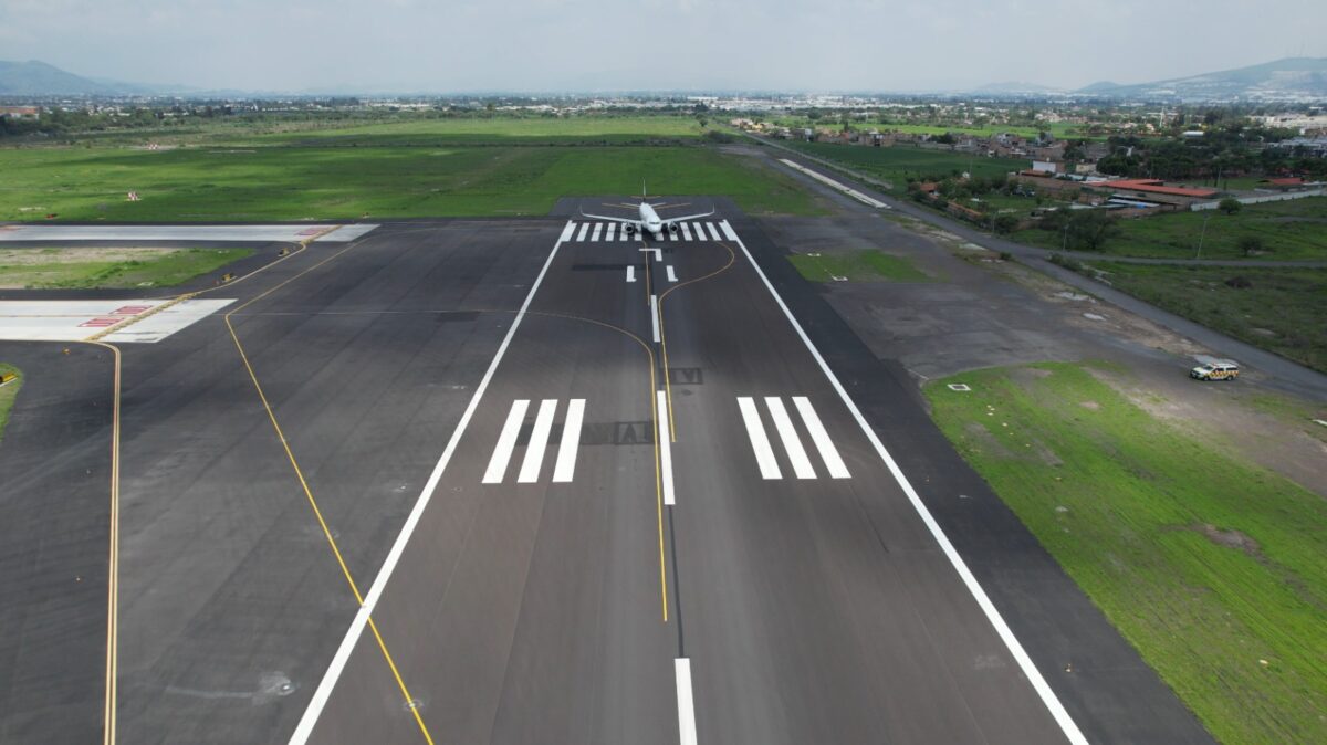 Segunda pista del Aeropuerto Internacional de Guadalajara