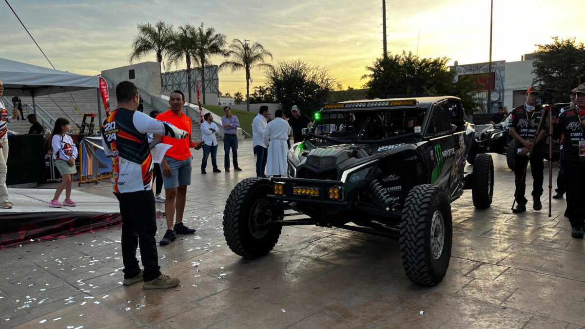 Arranque del Rally Coahuila 1000, desde Torreón.