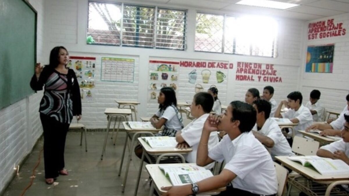 Te decimos cuáles son las carreras peor pagadas en México 2024