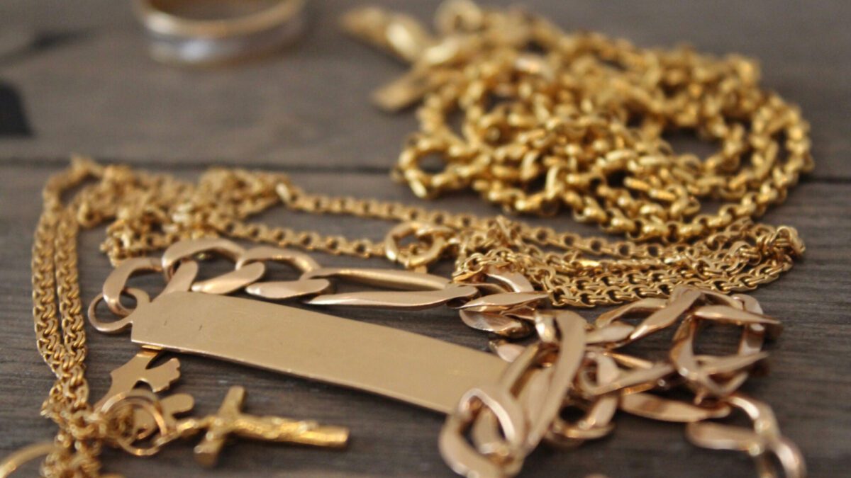 ¿Conviene invertir en oro en México?