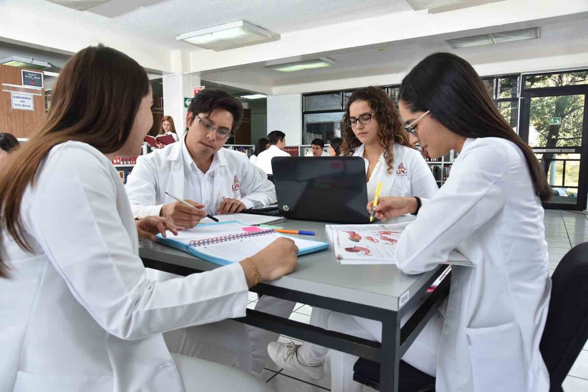 La UAG sigue apostando por fortalecer esos vínculos desde las aulas.