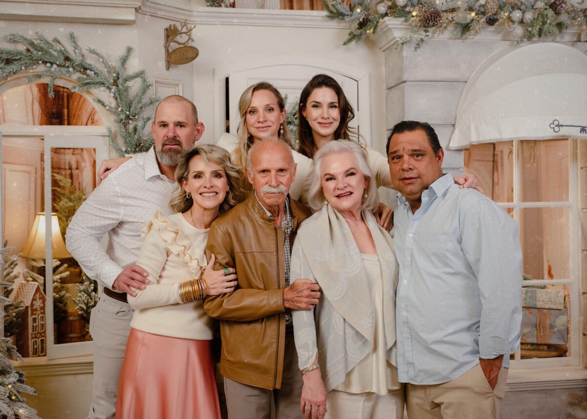 Alejandro, Mariangela, Bárbara, Mariana, Macario, Gloria, y Gerardo González 