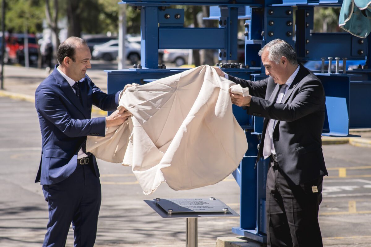 Tec de Monterrey devela la escultura educativa Toolkit Connection gracias a Aceros Ocotlán y CONADIAC