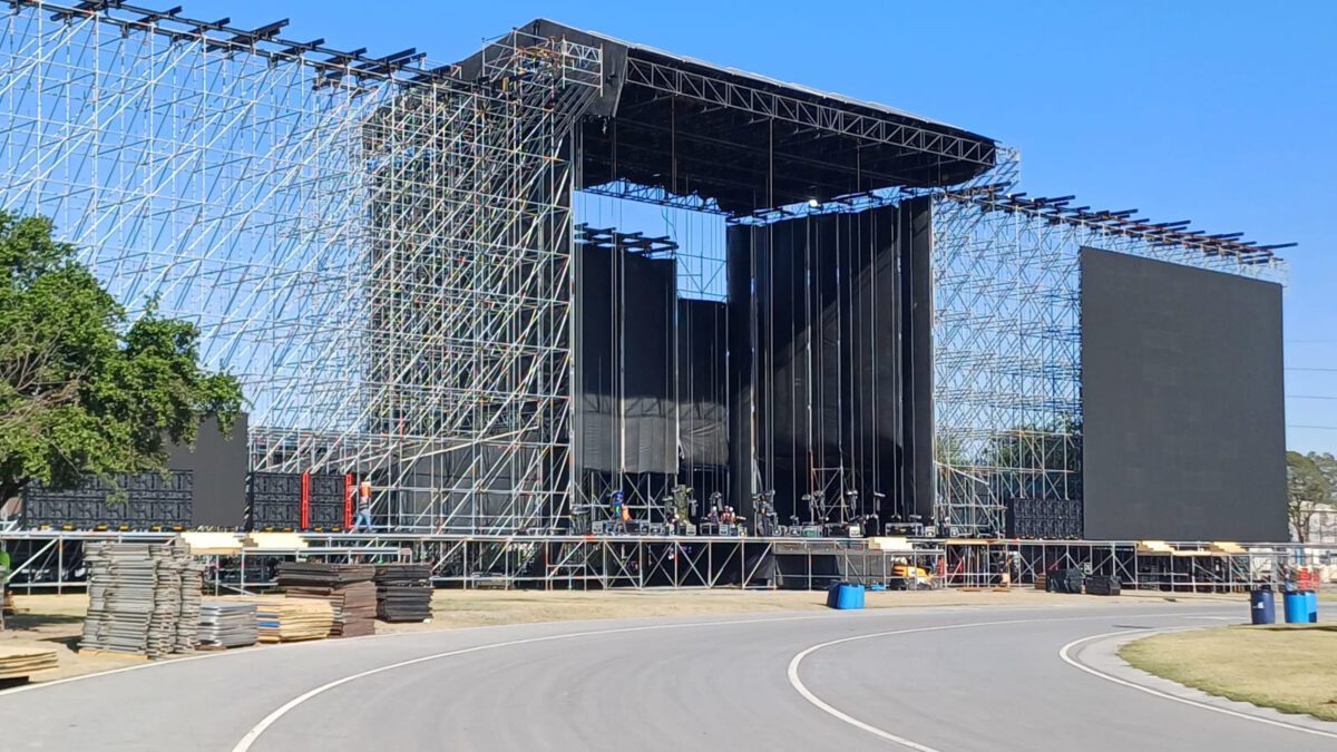 Montaje de Pal Norte en Fundidora