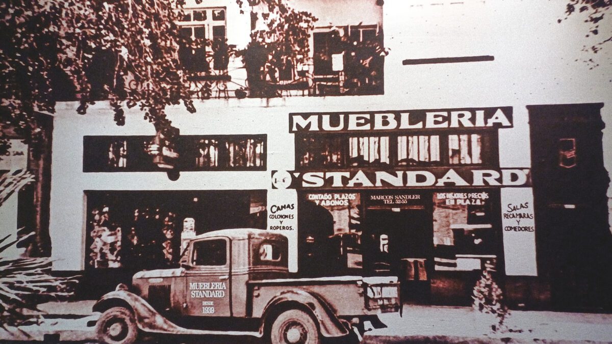 Primera sucursal de Mueblería Standard
