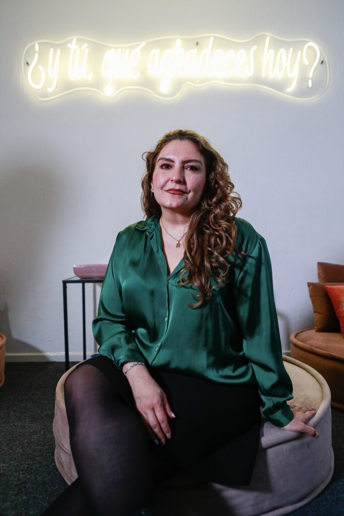 Hoy, Centro Ananda es un espacio que combina terapia, talleres, viajes y una comunidad sólida