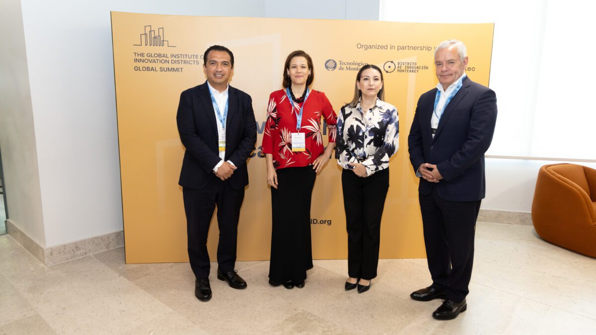 Edgar Muñiz, Julie Wagner, Elvia Naranjo y Mario Adrián Flores