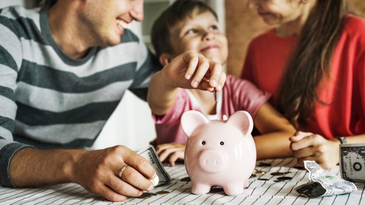 El mejor regalo del Día del Niño: Enseñar a ahorrar