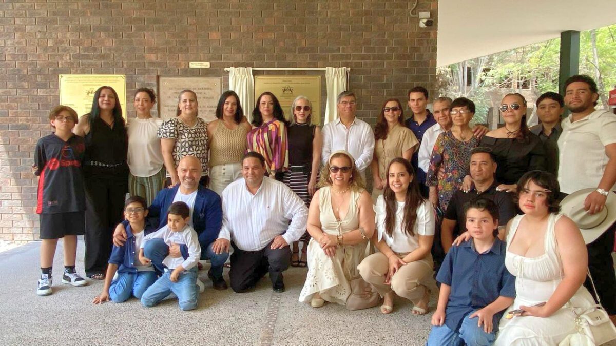 La primera generación de Diseño Gráfico de la Ibero Torreón celebró 30 años de haber egresado.