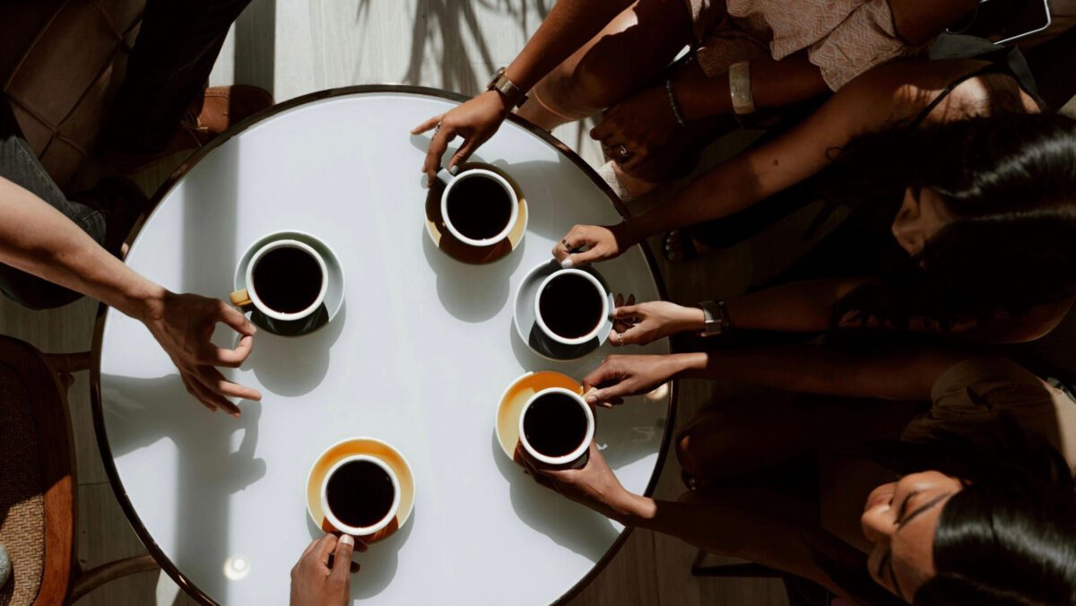 Coffee parties: la nueva experiencia social que conquista Monterrey