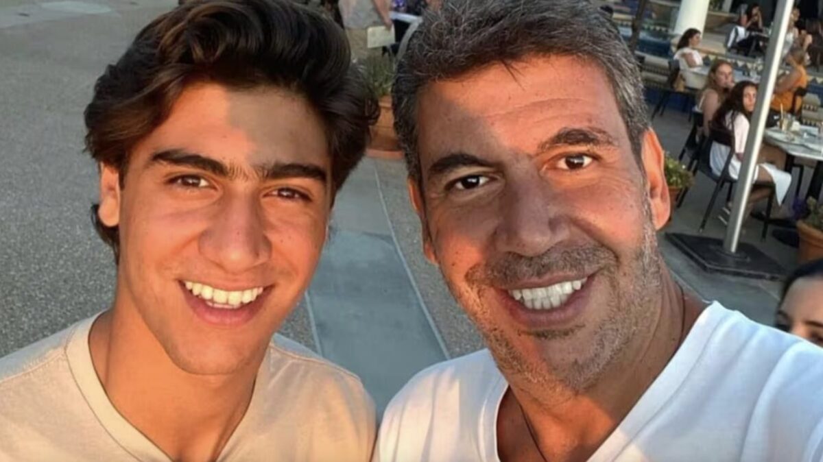 Alejandro Elías Slim es el hijo menor de Arturo Elías Ayub y Johanna Slim Domit