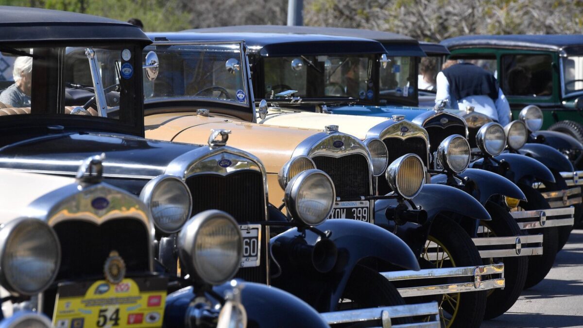 El Centro Histórico de Guadalajara tiene exposición de autos antiguos