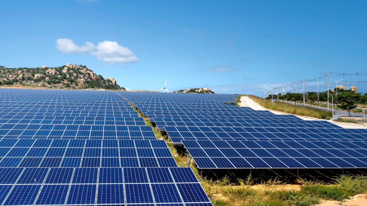 Stellantis apuesta por la energía solar en Saltillo: Su parque fotovoltaico operará en 2026