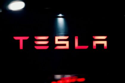 Tesla, de Elon Musk, estrena 'robotaxi' en Texas
