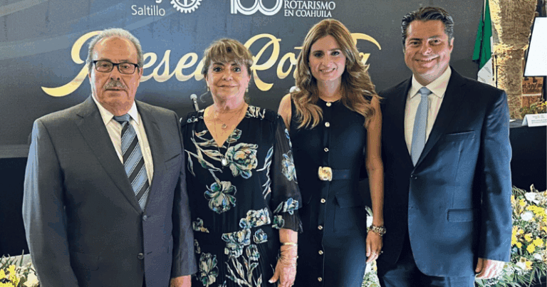 Enrique Martínez y Martínez recibe reconocimiento del Club Rotario de Saltillo