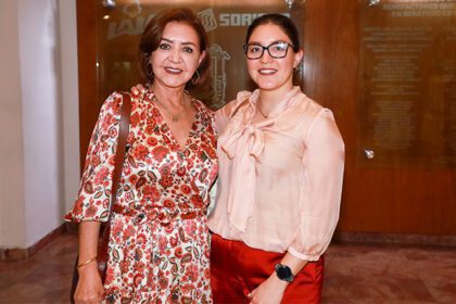 Adriana Camargo y Michelle Dávila.