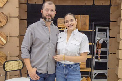 Enrique Bedolla y Noelie Cabello.