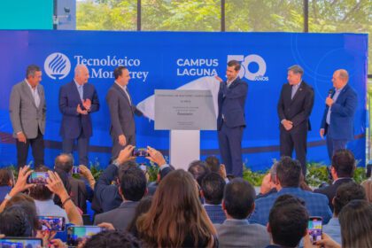 Líderes universitarios, políticos, empresarios y sociedad civil se reunieron para festejar el legado del Tec de Monterrey Campus Laguna, en su 50 aniversario.
