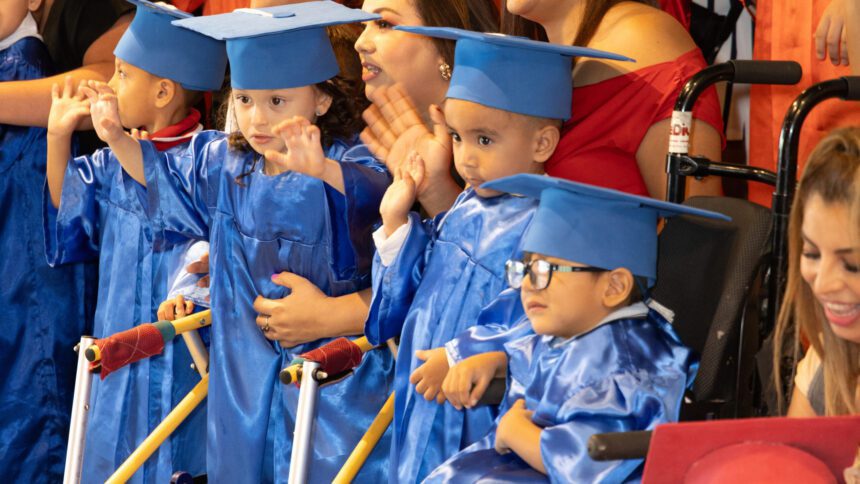 Graduación del Instituto Nuevo Amanecer