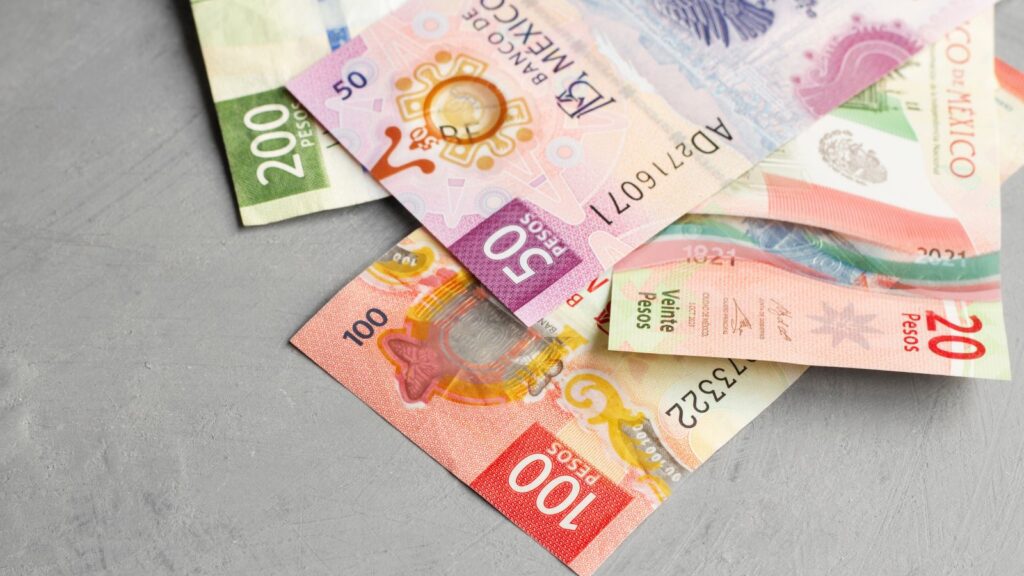 Banxico recorta su tasa de interés a 7.75%