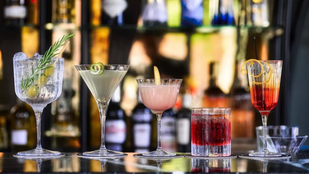 Descubre cervezas, rones y vinos únicos cerca de Guadalajara