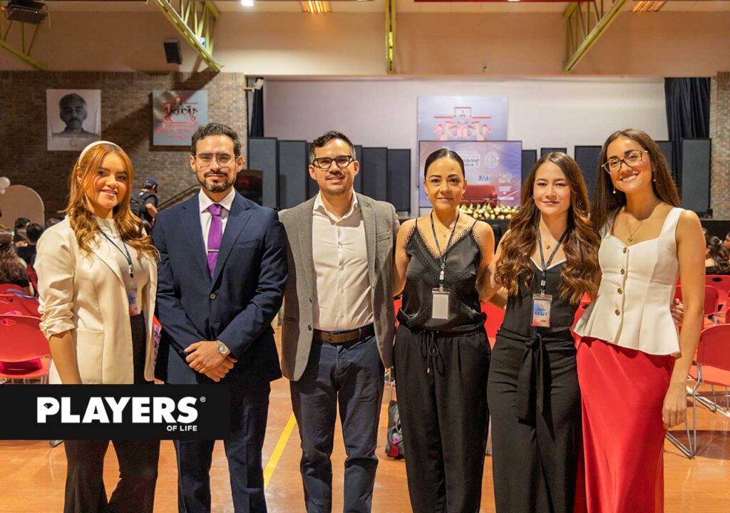 Ana Laura García, Gerardo Ávila, Iván Osuna, Gabriela Leal, Isabel Urrutia y Mariana Torres.