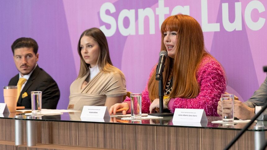 Samuel García, Mariana Rodríguez y Victoria Kühne en el anuncio del Festival Internacional Santa Lucía 2025