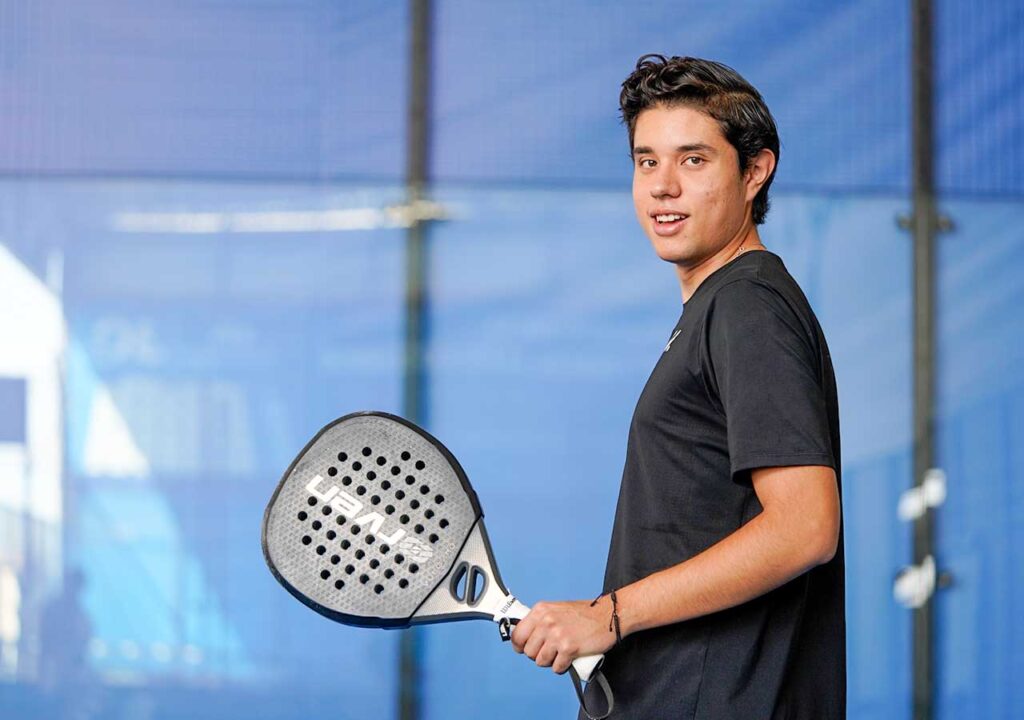 Carlos busca mantener un equilibrio entre el deporte y su vida personal