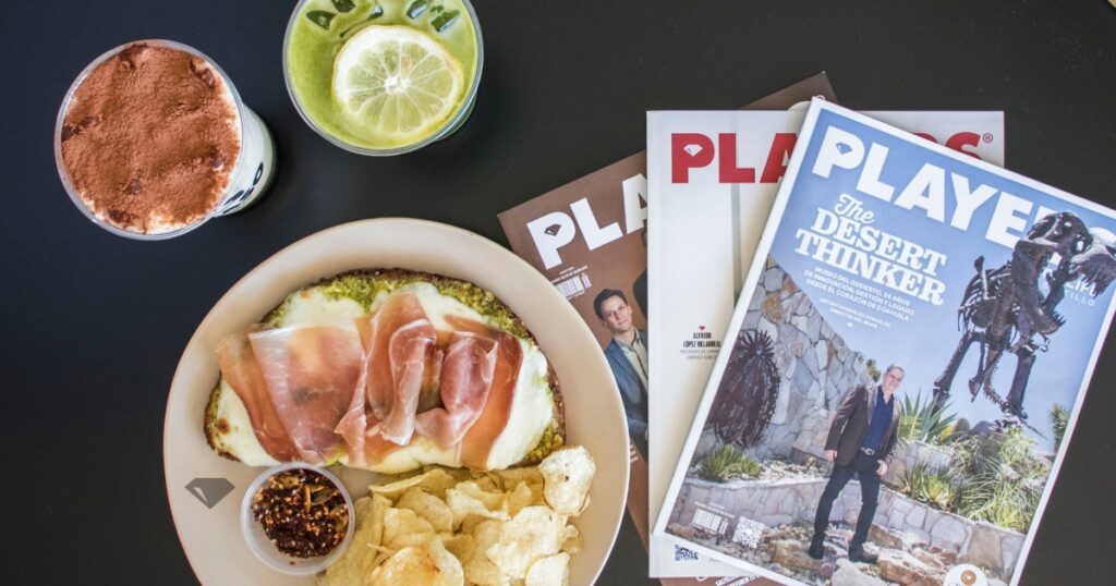 Visitar Ocaso Café en Saltillo es descubrir un espacio que redefine lo que una cafetería puede ser.