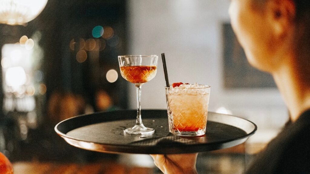 Bares y cantinas de Torreón apuestan por septiembre como su mejor temporada