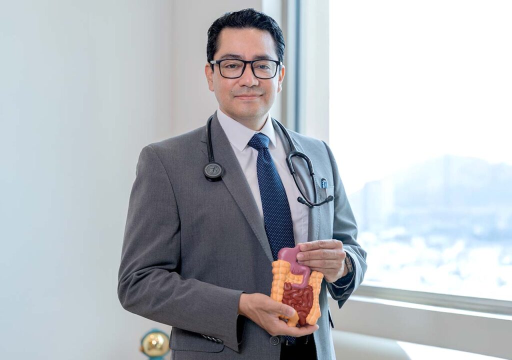 Dr. Manuel Alejandro Martínez médico internista y gastroenterólogo