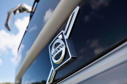 Volvo levanta en Nuevo León su planta de camiones más grande del mundo
