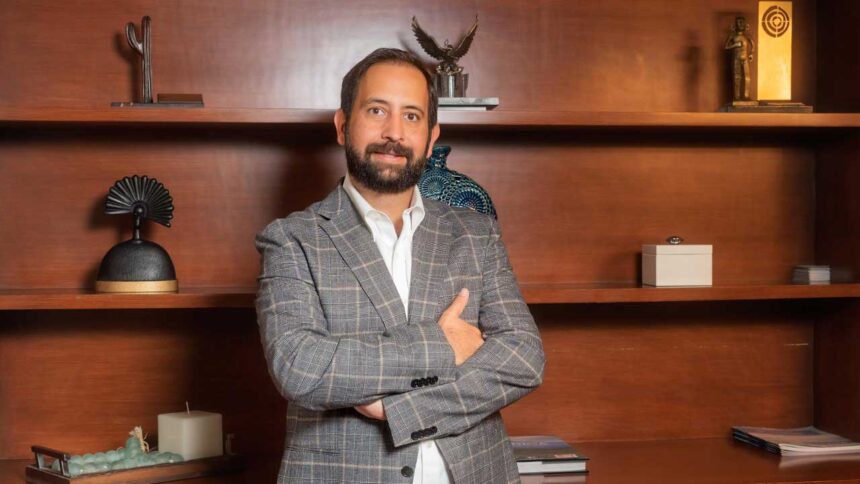 Como empresario y servidor público, Marcelo Valdés Quintanilla lidera a una generación que impulsa al desarrollo económico como un factor inseparable del bienestar común.