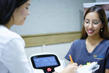 En Dermédica, la confianza y los resultados conviven en armonía, brindando soluciones que respetan la autenticidad de cada paciente.