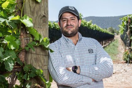 La visión de Bodegas del Viento es clara: no buscan ser los más grandes, sino convertirse en un clásico del vino mexicano.