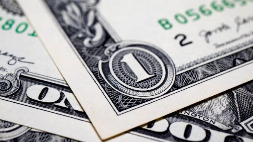 Dólar hoy 10 de octubre 2025: el peso mexicano cierra la semana con ligera caída