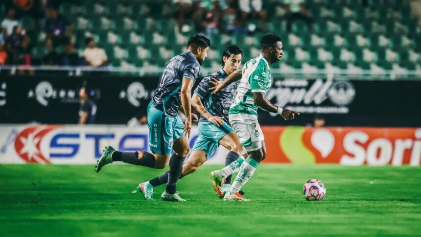 Santos vs Querétaro HOY: a qué hora juega y cómo ver el duelo del Apertura 2025