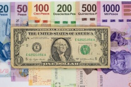 Peso mexicano estable: así se vende y compra el dólar este 22 de octubre