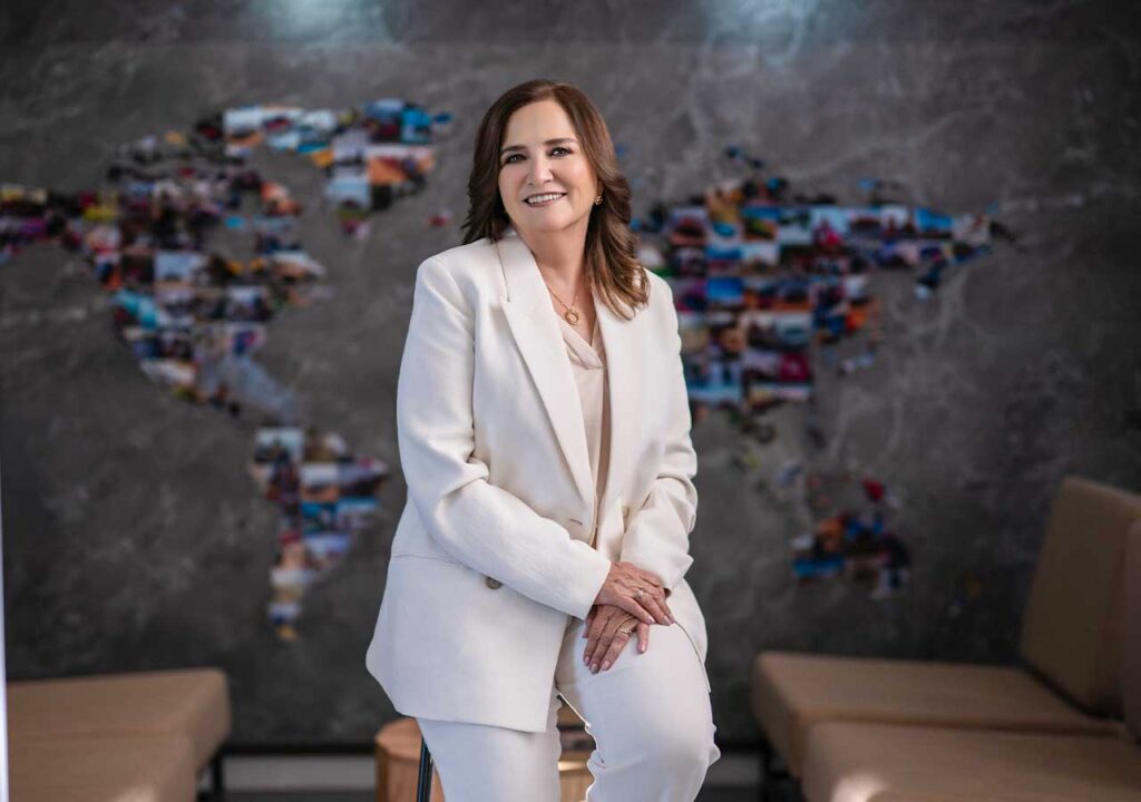 Desde la dirección de Milenio Automotriz hasta la asociación Encendamos una Luz,
Cecilia Marroquín ha tejido una vida donde empresa, familia y comunidad caminan juntas.