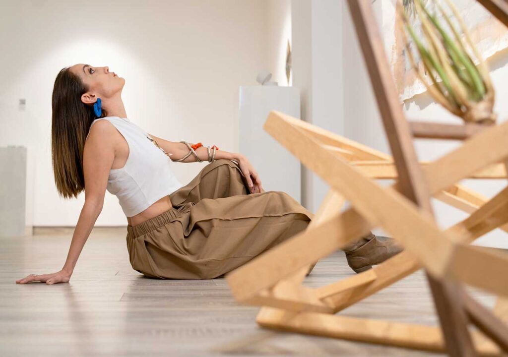 Tete Zarzar ha construido una poética visual centrada en el cuerpo, la identidad y la memoria.