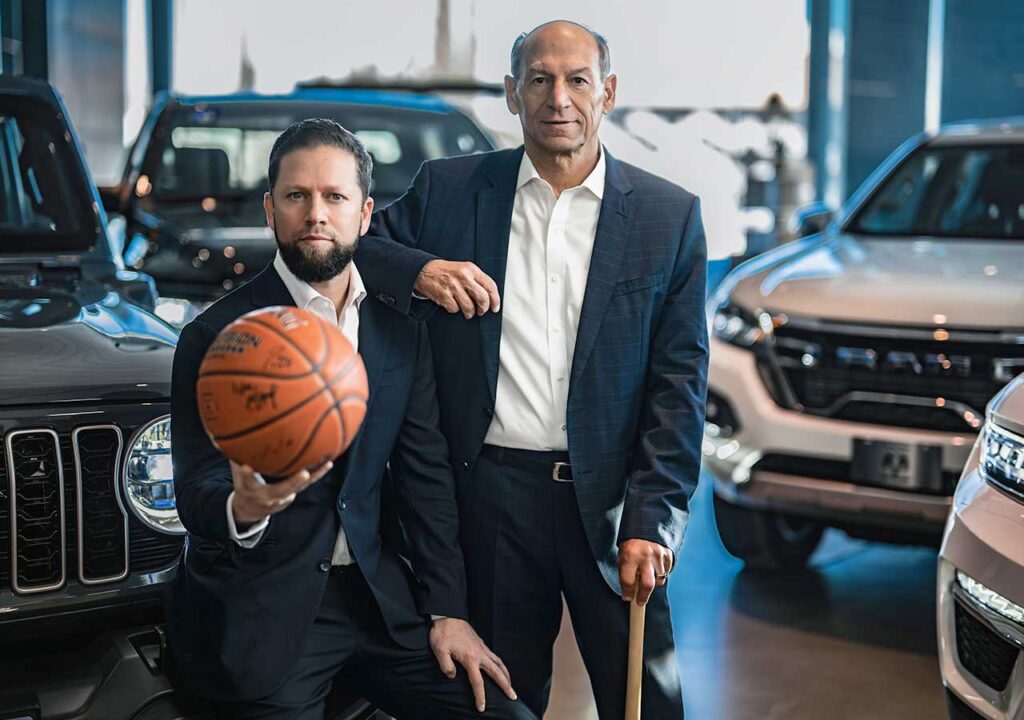 Entre automóviles, bates y balones, Guillermo Murra y Guillermo Murra Marroquín empujan una historia de 85 años que se entrelaza con los pilares económicos de La Laguna.